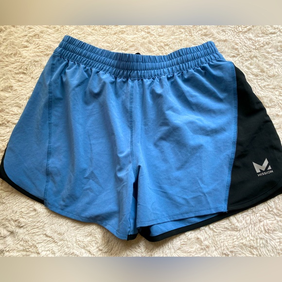 Women’s Mission Vapor Active Running Shorts Size M - Picture 1 of 5
